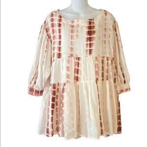 Entro Women's Size Medium Tiered Swing Top in a Ivory and Rust Tie Dye